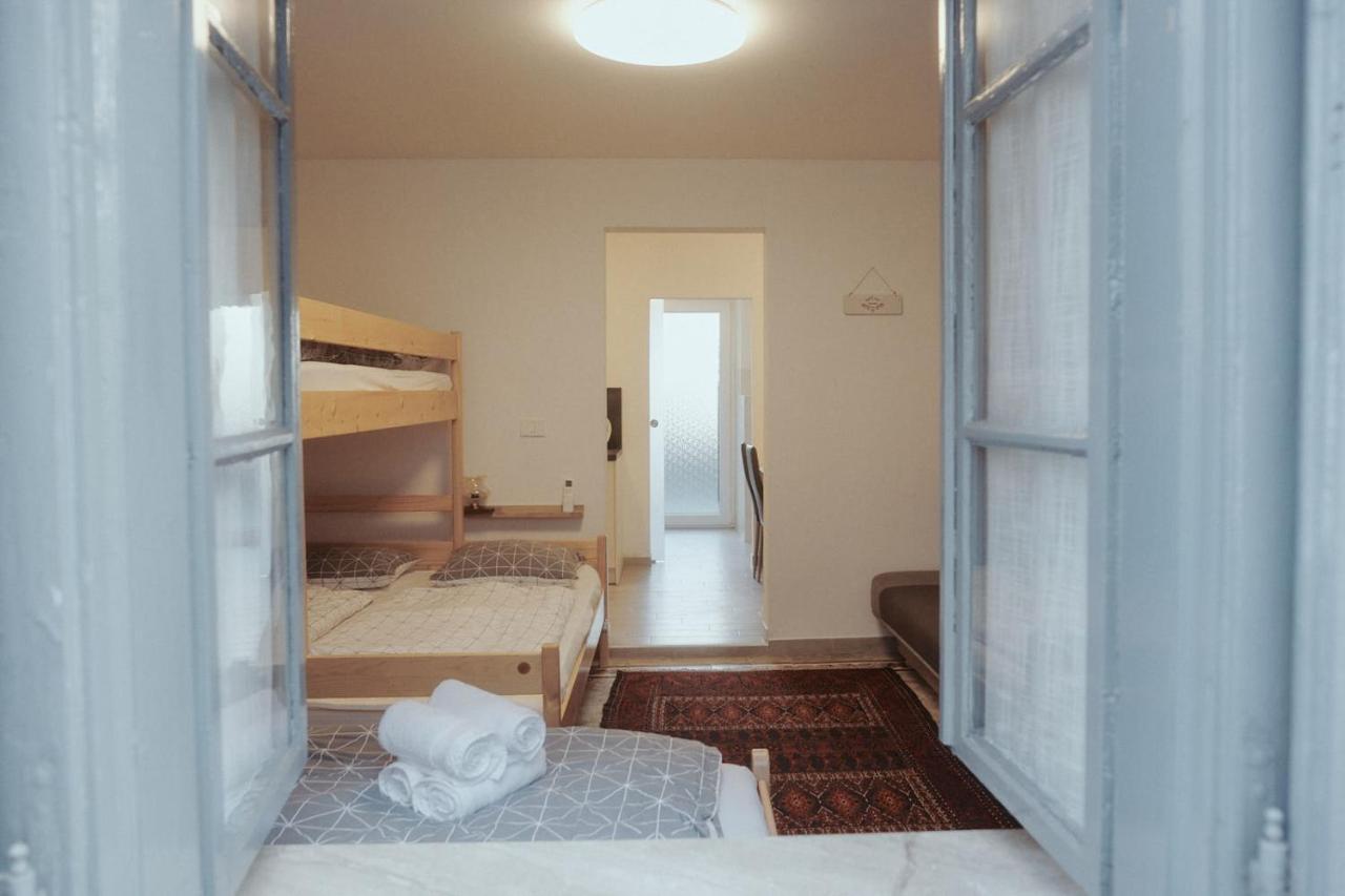 Apartments Pr' Stormanu Kanal Екстер'єр фото