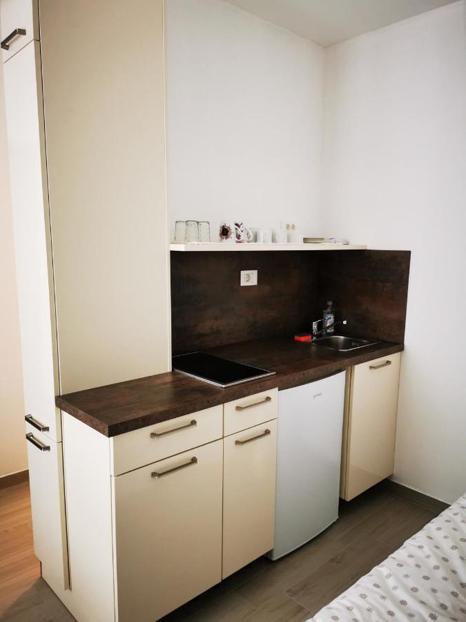 Apartments Pr' Stormanu Kanal Екстер'єр фото